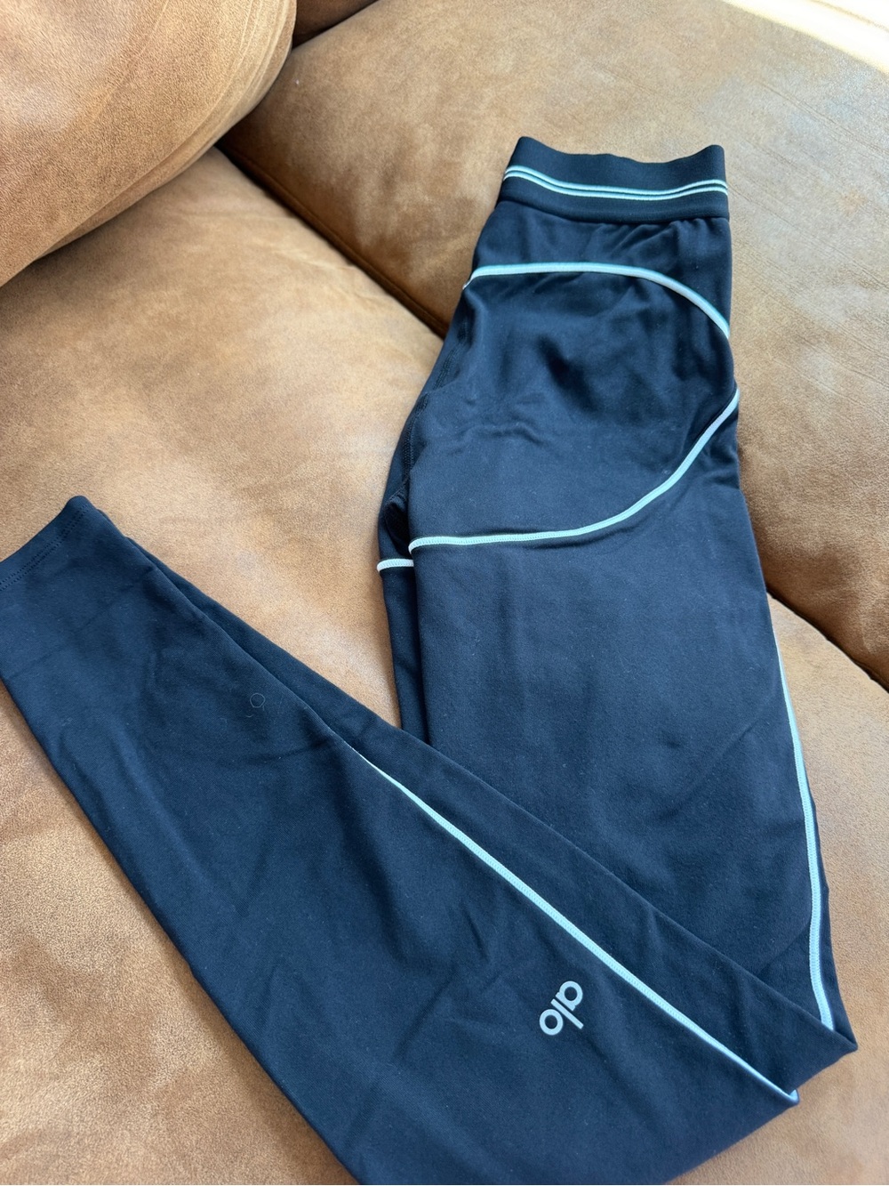ALO high waist Airbrush Heartthrob Yoga Black Leggings